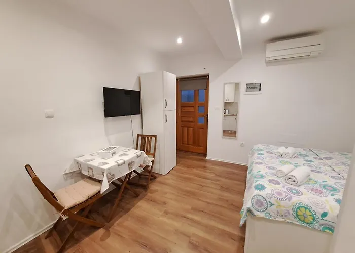 Meressa Nina&Leo Studio Apartments
